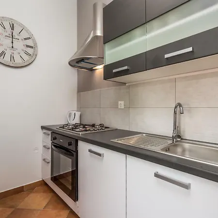 Volcera Apartman *
